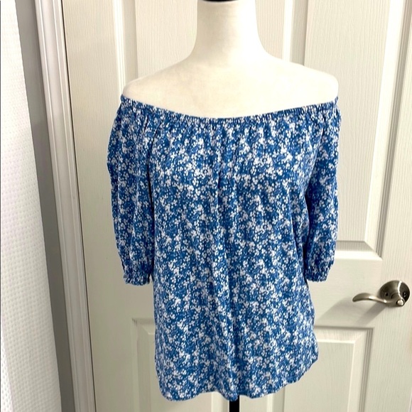 Blue & White Floral Peasant Blouse Scooped Neckline & Short Sleeves Size S - Picture 2 of 8